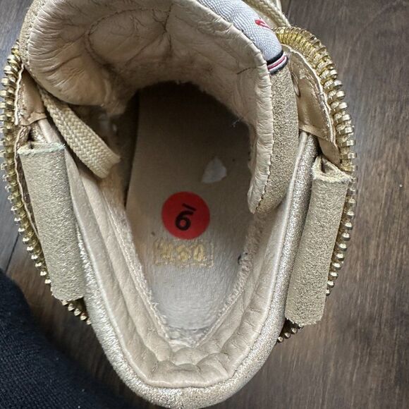 𝅺euc Ash High Tops, Gold Champagne Color, Size 9 - Picture 5 of 15